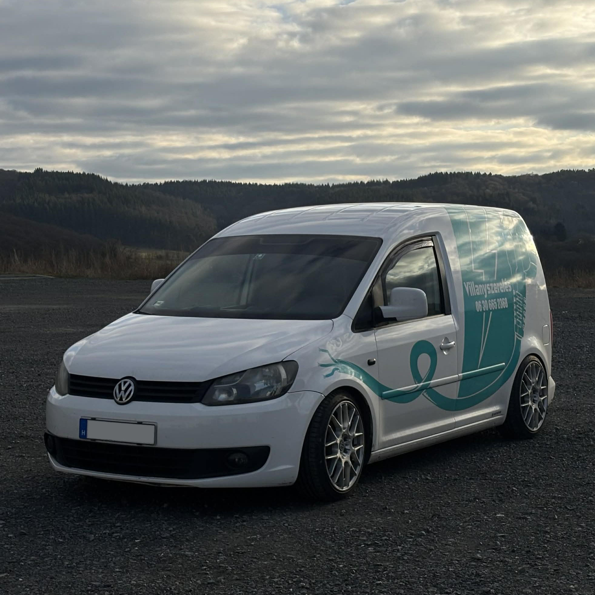 Autókölcsönzés Volkswagen Caddy kisteherautóval