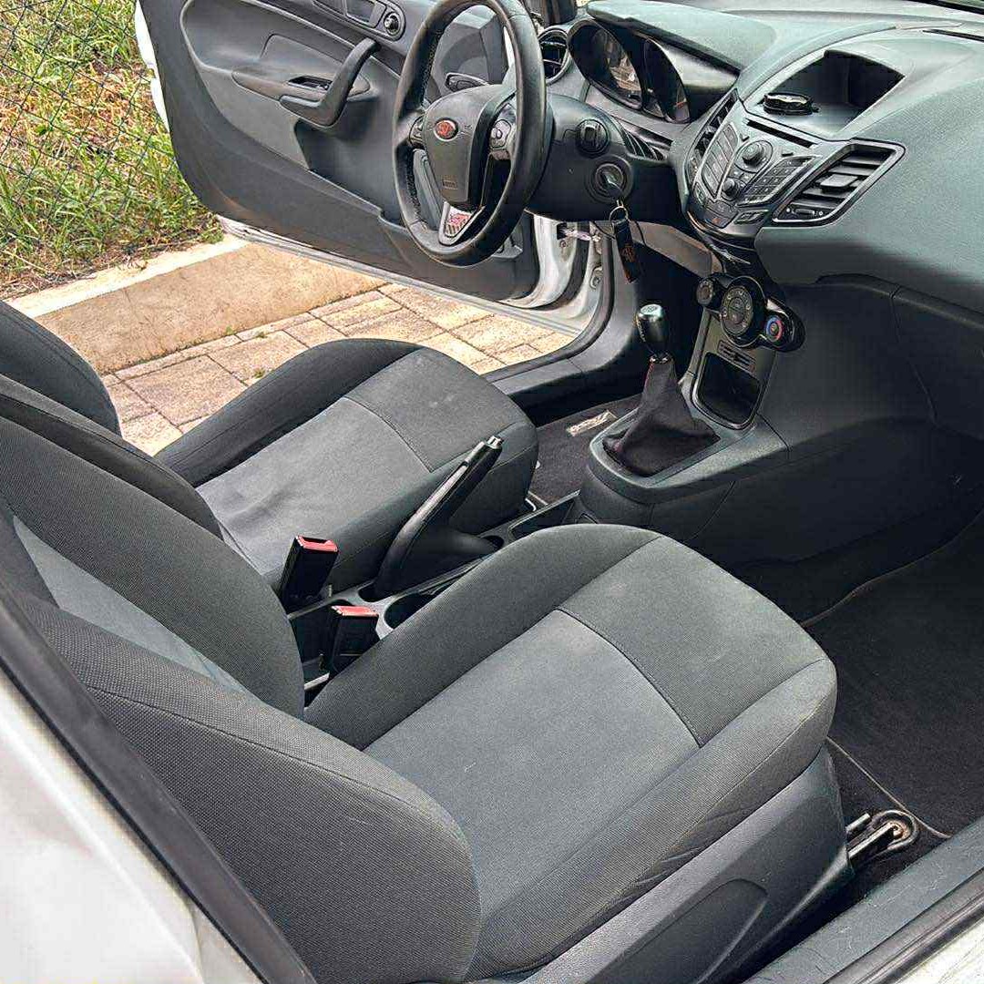 Ford Fiesta szövetbelső